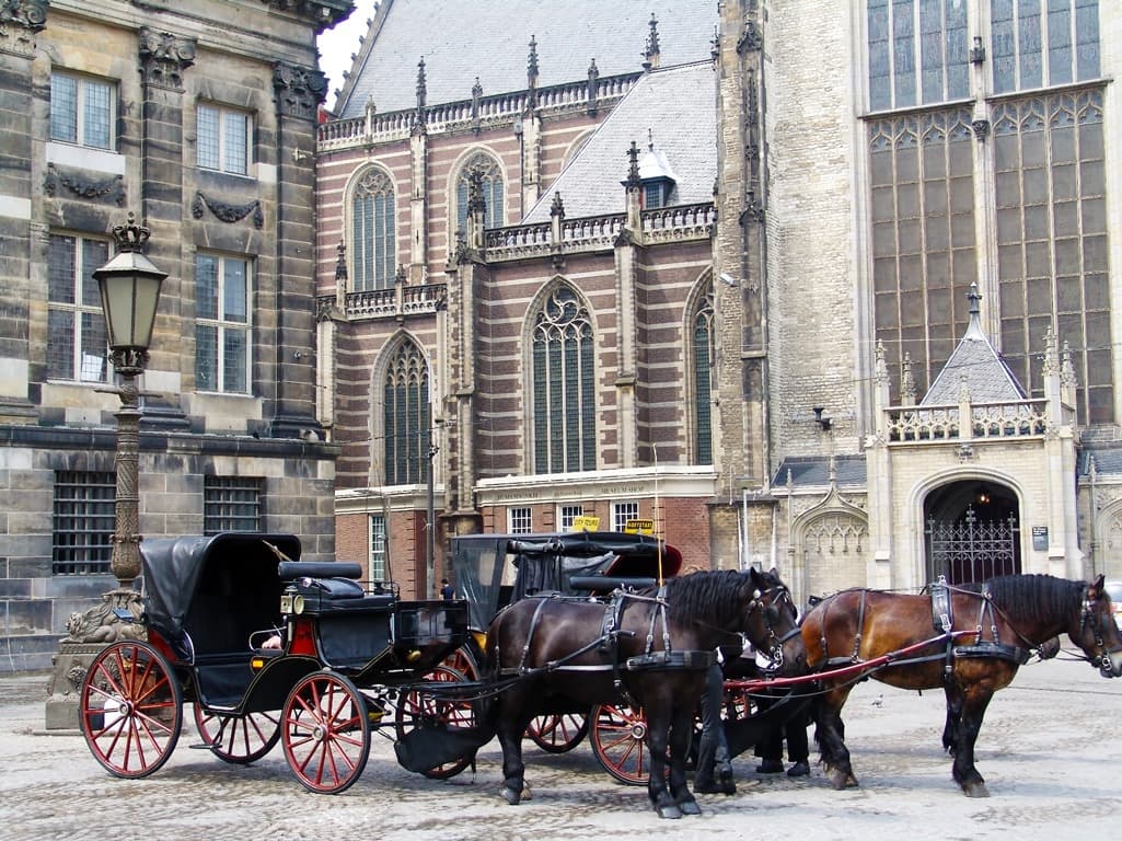 Hollanda Amsterdam'da çekilmiş bir sokak fotoğrafı.